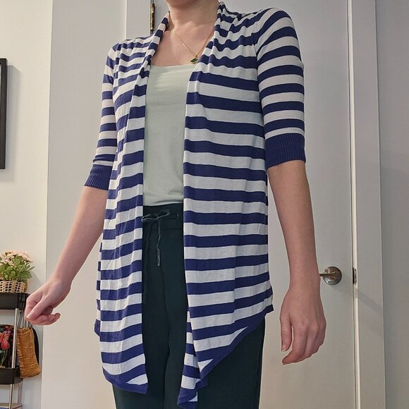3/$15 blue and white stripped shrug - Picture 1 of 4